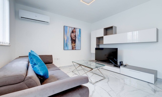 Swieqi Apartment | Stylish 2BR Apartment in central St Julians