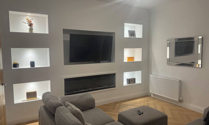 Dunfermline Apartment | Stylish 3 bed flat in city centre of Dunfermline