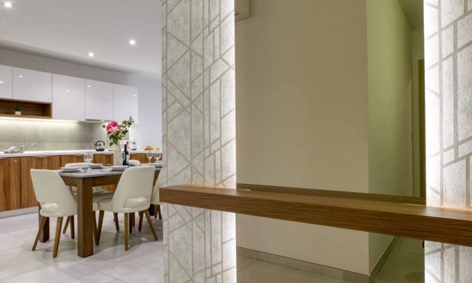 Swieqi Apartment | ✨ Stylish 3-bedroom in Swieqi 🇲🇹 — just minutes from beaches 🌊, restaurants 🍴 & nightlife 🎶. The perfect Malta getaway for families & friends 🏡🌞!
