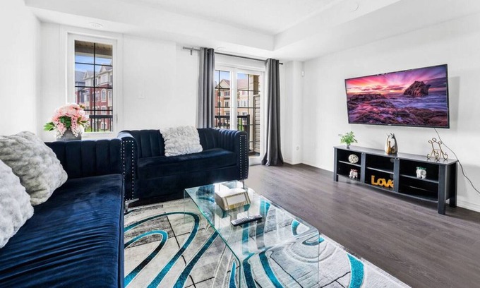 Durham Region House | Stylish 3 BR Townhouse in Oshawa