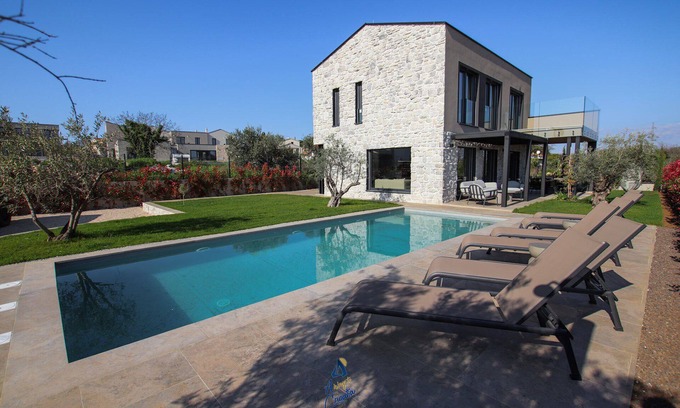 Tar-Vabriga Villa | Stylish 3-BR vacation home with heated pool, close to beaches