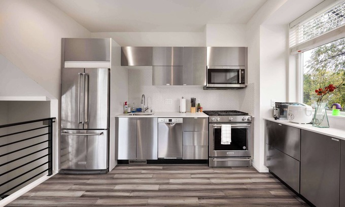 Yesler Terrace House | Stylish 3BR Home Near Swedish Hospital & Downtown