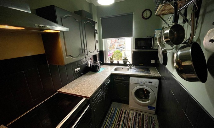 Southend-on-Sea Apartment | Stylish and artistic flat in Southend on Sea