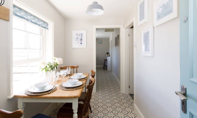 West Wittering Apartment | Stylish Apartment in Gastro Pub, West Wittering