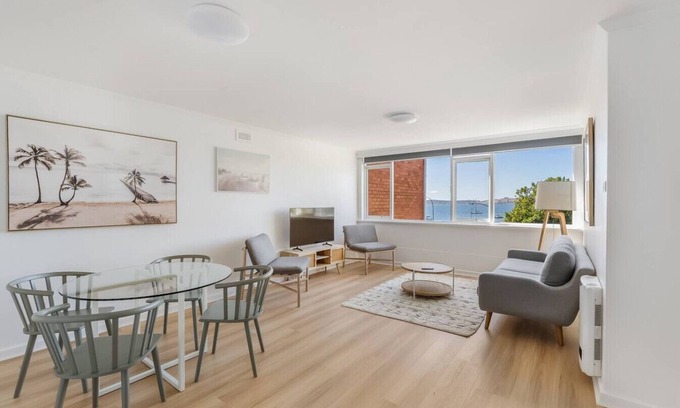 Sandy Bay Apartment | Stylish Apartment w/Bay Views