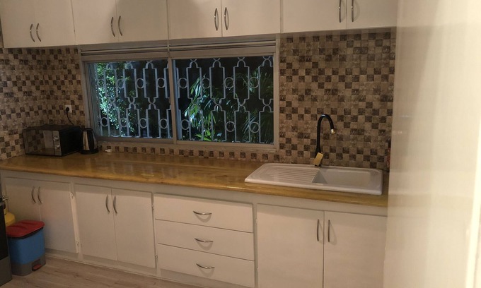 Douala Apartment | Stylish apartment wifi & free parking