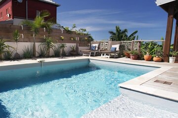 Les Avirons Apartment | Stylish appartement for 1-4 pers with pool access