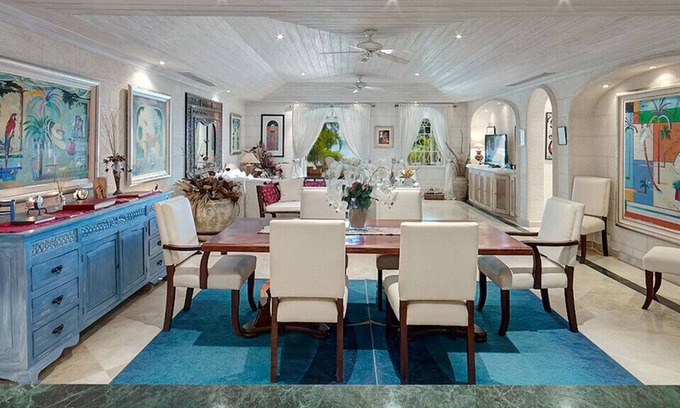 Old Trees Bay Apartment | Stylish Beach Front Apartment