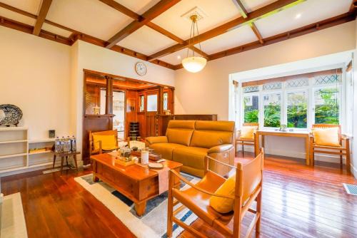 Epsom House | Stylish Classic Retreat in Prime Epsom Location