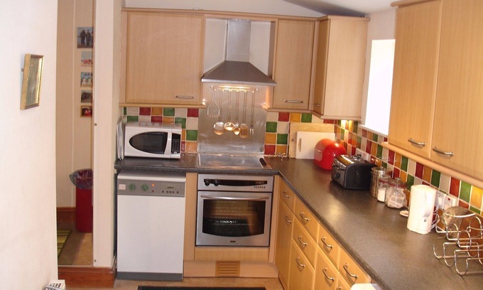 Staithes House | Stylish, Cosy, Family-Friendly Former Chapel in Heart of Staithes. Sleeps 8 (9)