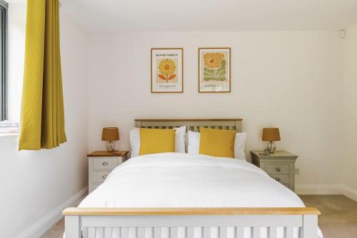 Nettleton House | Stylish Cotswolds Retreat nestled between Bath and Castle Combe
