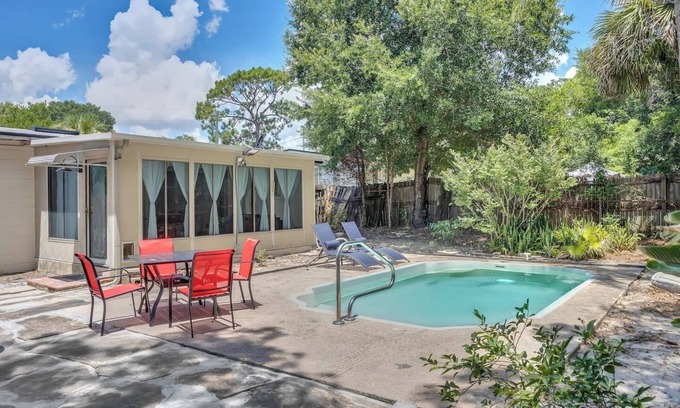 Jacksonville House | Stylish Escape w/Pool & 2 King Suites