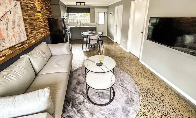 Manifold Heights Apartment | Stylish Geelong West Unit