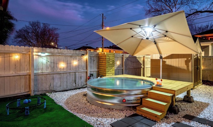 Dixon Park House | Stylish Group Getaway | Pool & Courtyard Fun
