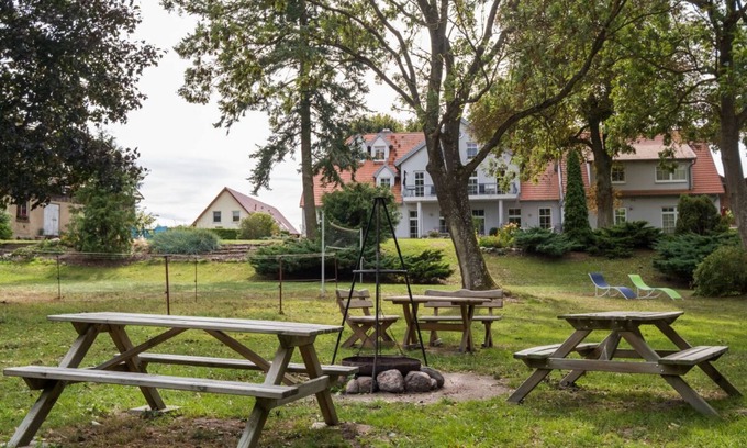 Muritz Apartment | Stylish holiday apartment in a manor house on Lake Plauer