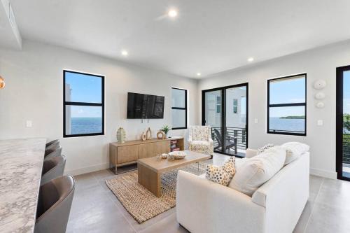 Monroe County House | Stylish Oceanview Getaway w Pool Hot Tub
