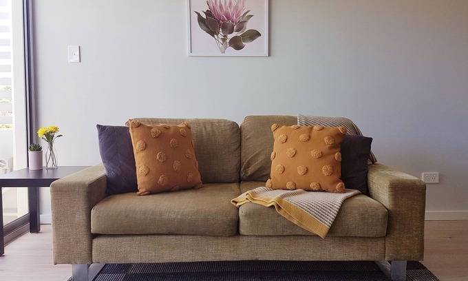 Cloverdale Apartment | Stylish One Bedroom Apartment close to Airport, Optus Stadium and Crown (2)