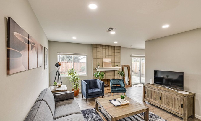 East San Jose House | Stylish San Jose Retreat - 7 Mi to Downtown