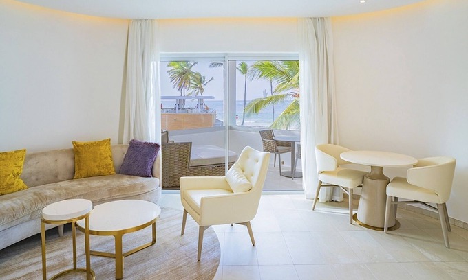Bavaro Hotel | Stylish Seaside Retreat: Platinum Suite Tranquility at Grand Bavaro Princess
