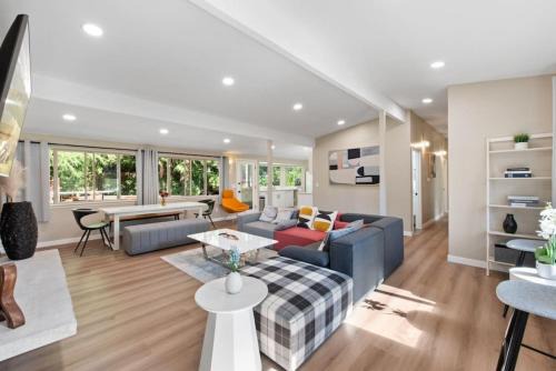 West Bellevue House | Stylish & Spacious Retreat in Downtown Bellevue