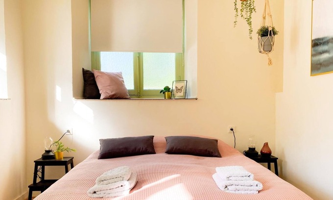 Cadier en Keer Apartment | Stylish studio in a monastery The Abbey