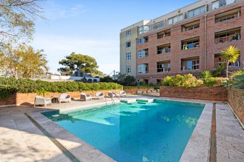 Newtown Apartment | Stylish Studio in the Heart of Newtown with Pool