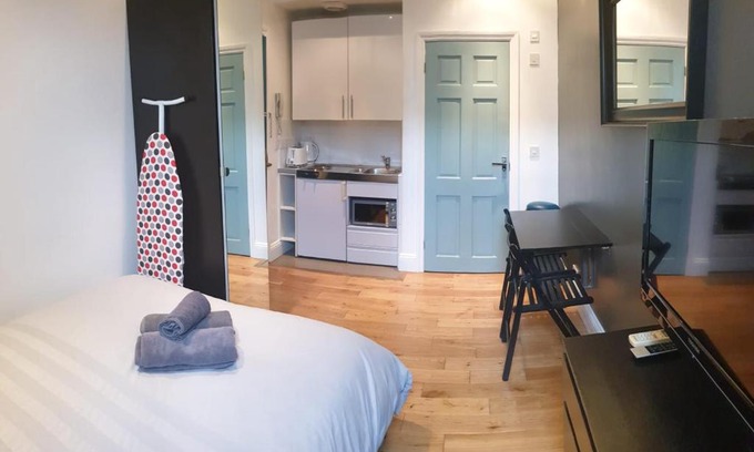 Coldharbour Apartment | Stylish Studio Room in Brixton - E