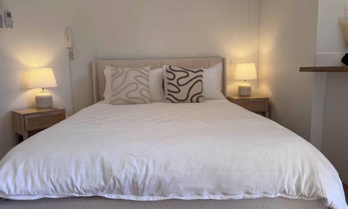 Surry Hills Apartment | Stylish Studio with amazing pool
