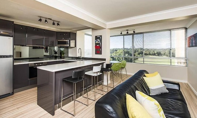 Shenton Park Apartment | Stylish two bedroom apartment with penthouse views to the city,