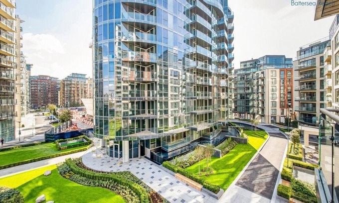 Wandsworth Apartment | Stylish two bedroom riverside flat