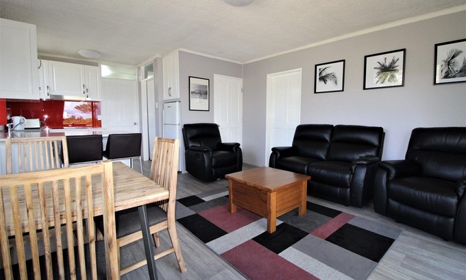 Crescent Head Apartment | STYLISHLY DECORATED WITH KILLICK CREEK WATER FRONTAGE