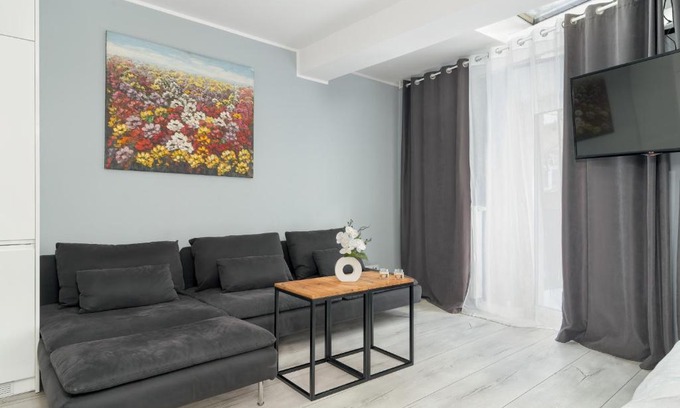 Jezyce Apartment | Stylowe i Eleganckie Studia Very Berry w Poznaniu by Noclegi Renters