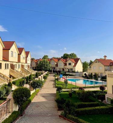 Ifrane Ski Chalet | Sublime chalet à Ifrane avec piscine et parking gratuit