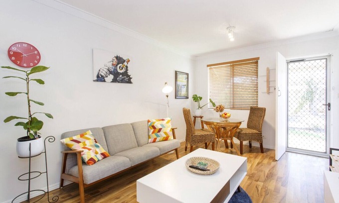 Yokine Apartment | Suburban Escape - close to Perth CBD