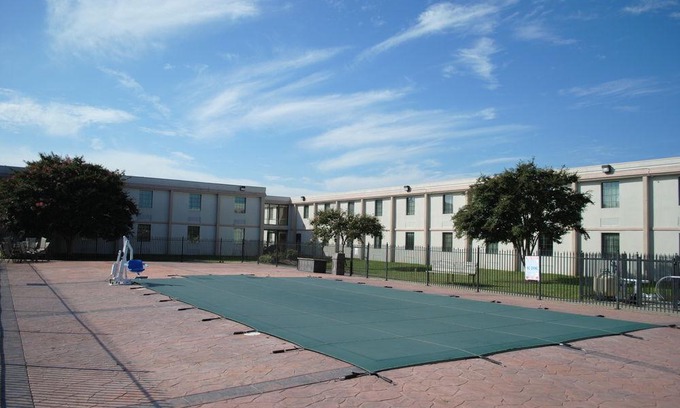 Bermuda Hotel | Suburban Extended Stay Hotel Chester I-95