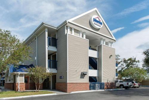 Lakeland Hotel | Suburban Studios Lakeland North I-4