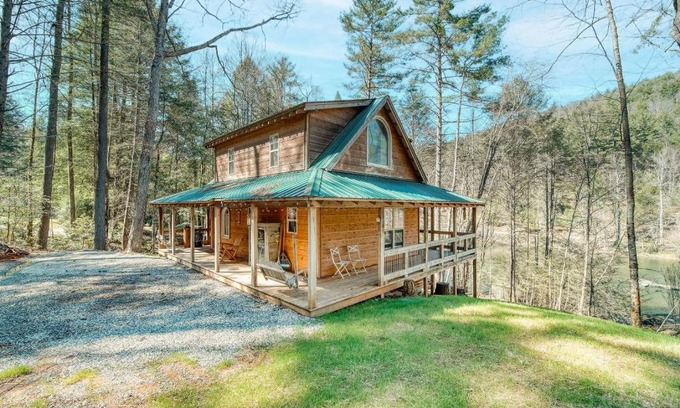 Suches House | Suches House Cabin Lake and Mountain Views plus BBQ