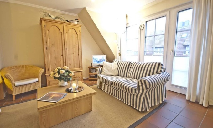 Westerland Apartment | Südstrand 6 The apartment is located in a small residential complex with five houses in the south of Westerland.