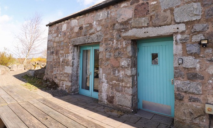 Palnackie Cottage | SUFFOLK COTTAGE, pet friendly, with hot tub in Dalbeattie