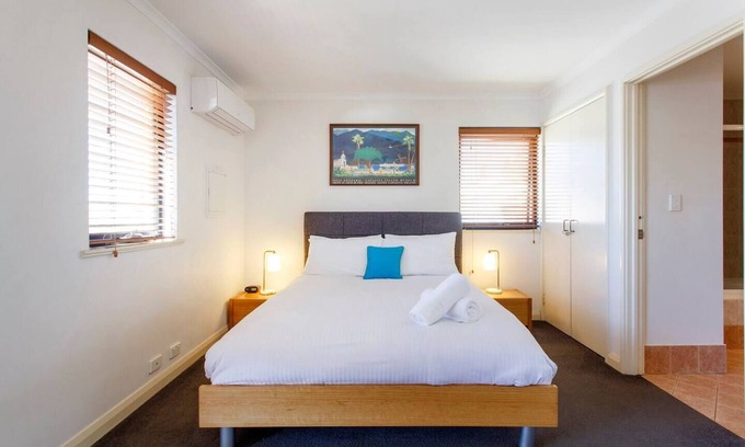 Fremantle Apartment | Suffolk Villa is in the old converted "Iceworks" warehouse directly opposite the Esplanade Park