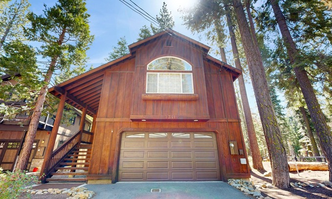Tahoma House | Sugar Pine Haus with Hot Tub Bordering the State Park
