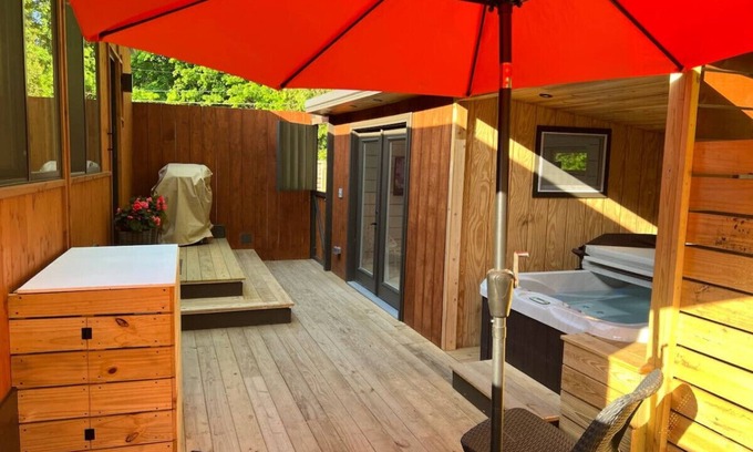 Chatham House | Sugar Shack - 300 square feet of pure sweetness.