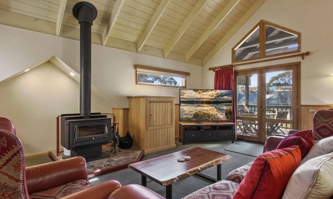 Dinner Plain Ski Chalet | Sugarloaf - Dinner Plain