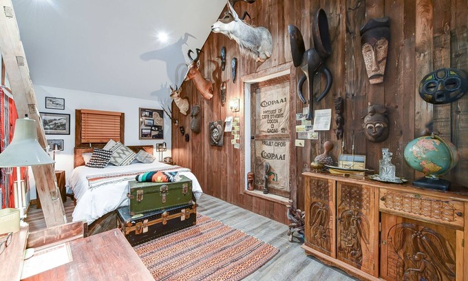 Berryville Other | Suite 4: Outpost · Gorgeous Farm Carriage House Loft