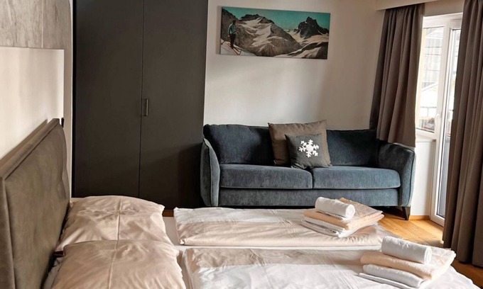 Vorderglemm Apartment | Suite bis zu 4 P. & Wellnessbereich by Interhome