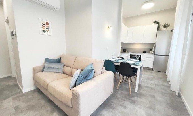 Pavia Apartment | SUITE Celeste - 2 Bagni e 2 Camere da Letto