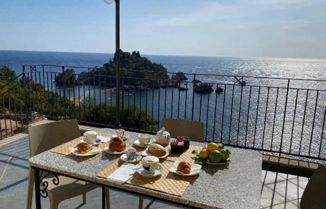 Taormina Bed & Breakfast | SUITE ISOLA BELLA