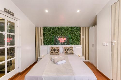 Vaujours Ski Chalet | Suite Loveroom Close to CDG and Disneyland Paris