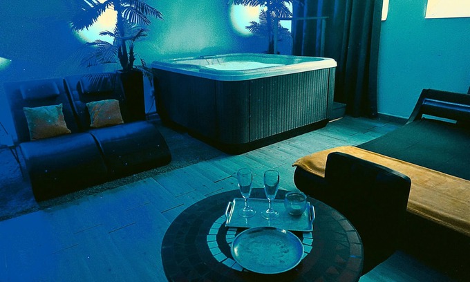 Mesagne Bed & Breakfast | SUITE LUNA WITH PRIVATE JACUZZI IN VILLA SPA