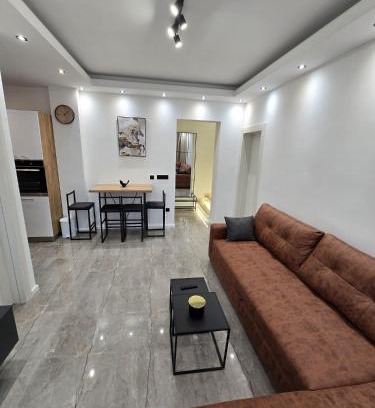 Canton 10 Apartment | Suite M